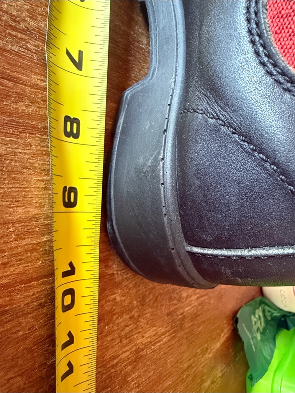 Blundstone Black and Red Leather Chelsea Boots - Picture 6 of 7
